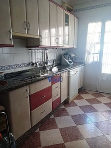 Casa en venta en barrio nuevo, 3 dormitorios. en Alcalá de Guadaira