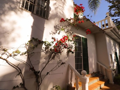 Casa pareada de 6 dormitorios en nueva andalucía en Marbella