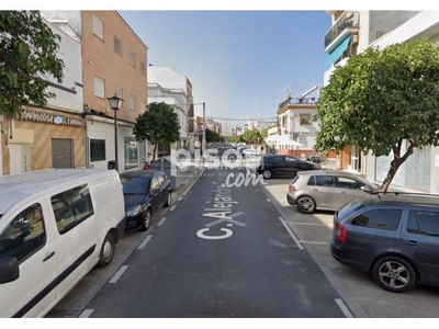 Casa pareada en venta en Calle Alejandro Collantes, cerca de Calle Madre María Teresa en Nervión por 133.900 €