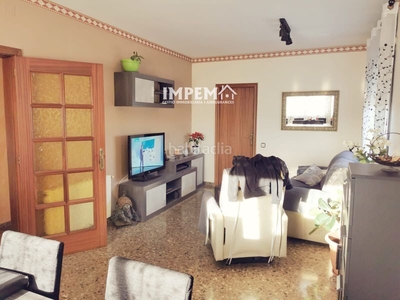 Chalet independiente en venta , con 236 m2, 4 habitaciones y 2 baños, piscina, 2 plazas de garaje y calefacción gas natural. en Piera