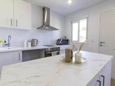 Chalet villa en venta 3 habitaciones 4 baños. en Elviria Marbella