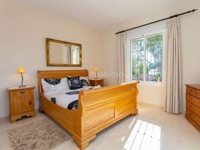 Chalet villa en venta 5 habitaciones 4 baños. en Elviria Marbella