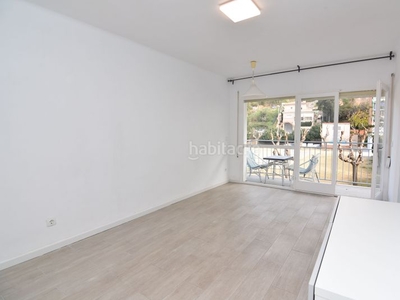 Piso apartamento en zona residencial , con piscina comunitaria y zonas ajardinas en Santa Susanna