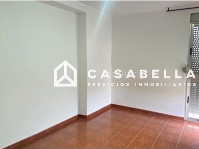 Piso casabella inmobiliaria vende piso en zona Tres Forques con tres dormitorios y baño completo. en Valencia