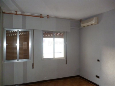 Piso con 2 habitaciones amueblado con calefacción y aire acondicionado en Madrid