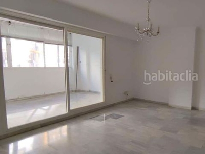 Piso con 3 habitaciones con ascensor, parking y piscina en Fuengirola