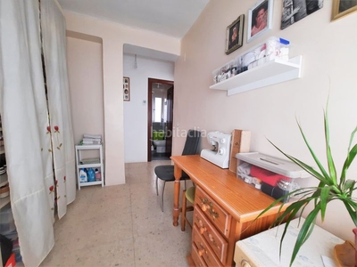 Piso con 3 habitaciones con calefacción y aire acondicionado en Torremolinos