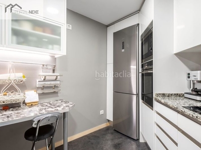 Piso con 4 habitaciones con ascensor, calefacción, aire acondicionado y vistas a la montaña en Terrassa