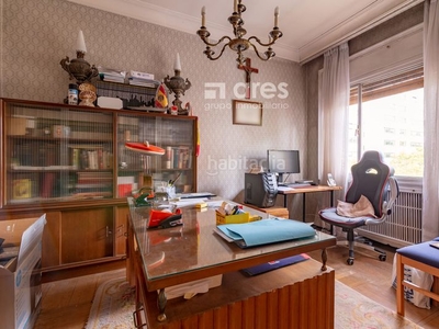 Piso con 4 habitaciones con ascensor y parking en Madrid