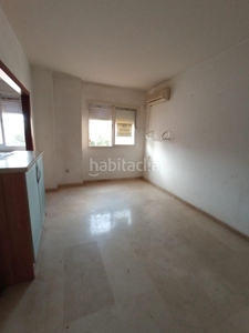 Piso en calle los rodeos 9 piso con ascensor y aire acondicionado en San Juan de Aznalfarache