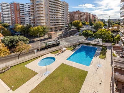 Piso , piscina, parquing y trastero en Nou Eixample Nord Tarragona