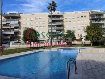 Piso Valterna-.amplia vivienda con terraza.piscina y zonas comunes. en Paterna