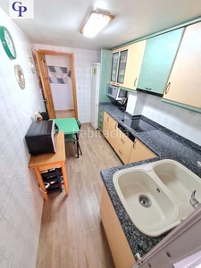 Piso vivienda de 4 habitaciones!! oportunidad!! en Alaquàs