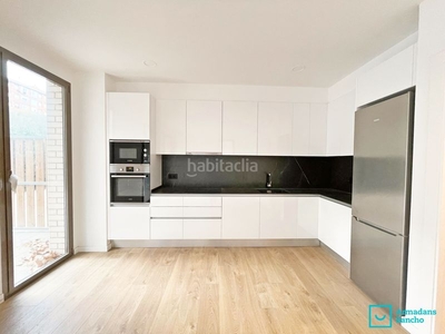 Planta baja en carrer de pujades 428 planta baja con 2 habitaciones con ascensor, calefacción y aire acondicionado en Barcelona