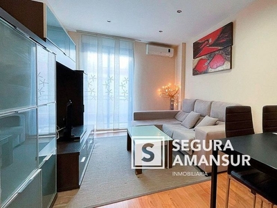 Alquiler de piso en Centro - Huelva de 2 habitaciones con muebles y balcón