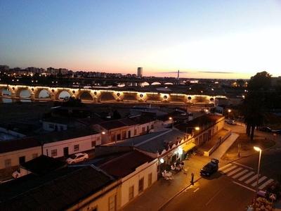 Alquiler de piso en La Estación de 2 habitaciones con terraza y garaje