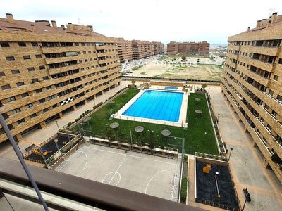 Ático en alquiler en El Quiñón de 1 habitación con terraza y piscina