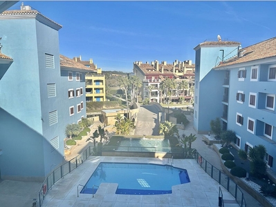 Ático en alquiler en Puerto de Sotogrande-La Marina de 5 habitaciones con terraza y piscina