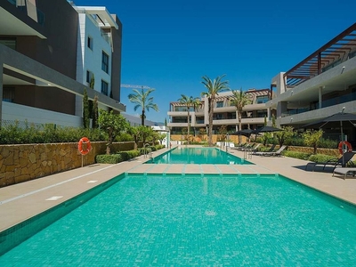 Ático en venta en calle Islas Caimán de 2 habitaciones con terraza y piscina