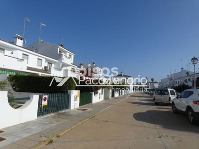 Casa adosada en venta en Calle de la Traiña, 8