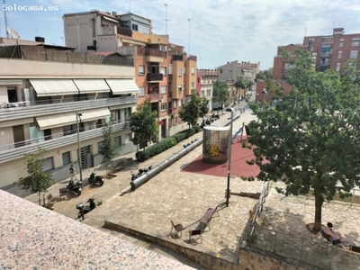 CASA DE TRES PLANTAS, REFORMADA, CON TERRAZAS. ZONA TRANQUILA