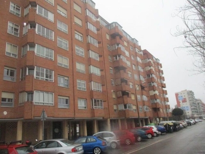 Piso en alquiler en avenida De Castilla de 4 habitaciones con terraza y garaje