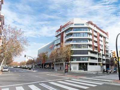 Piso en alquiler en calle Del Vado de 2 habitaciones con terraza y piscina