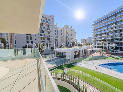 Piso en alquiler en calle Violoncellista Vicente Perello de 3 habitaciones con terraza y piscina