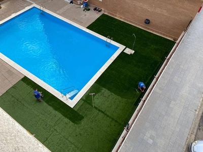 Piso en alquiler en Huerta Rosales - Valdepasillas de 4 habitaciones con terraza y piscina