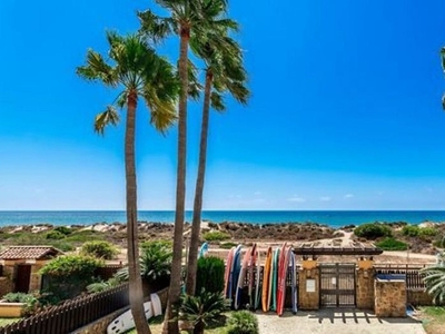 Piso en alquiler en Los Monteros - Bahía de Marbella de 3 habitaciones con terraza y piscina