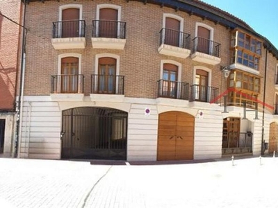 Piso en venta en Casco Antiguo de 3 habitaciones con garaje y balcón