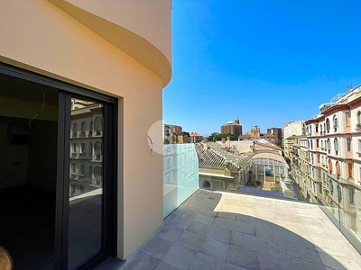 Venta de piso en Centro Histórico de 1 habitación con terraza y aire acondicionado