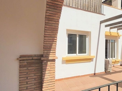 Venta de piso en El Playazo de 2 habitaciones con terraza y piscina