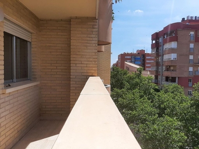 Venta de piso en Juan de Borbón - La Flota de 4 habitaciones con terraza y garaje