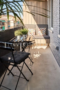 Venta de piso en La Barceloneta de 2 habitaciones con balcón y aire acondicionado