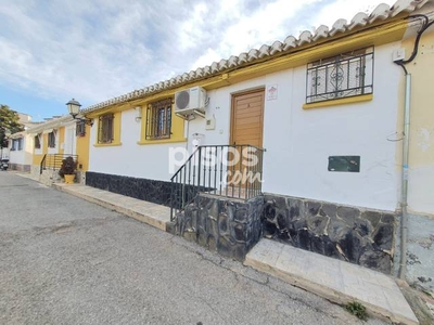 Casa adosada en venta en Calle de la Amapola en Huétor Vega por 72.000 €