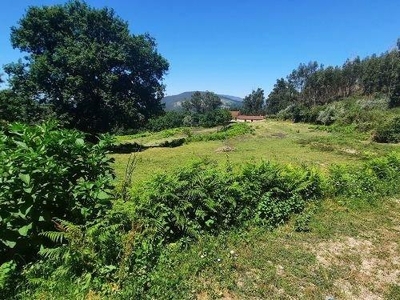 Casa con terreno en Ponteareas