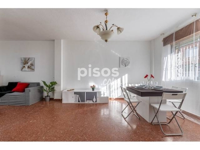 Casa en venta en Calle de Cataluña en Zona Calle Poniente-Avenida Cristóbal Colón por 135.000 €