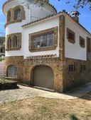 Chalet totalmente renovado en el hermoso Golf Costa Brava con 4 dormitorios y piscina. en Santa Cristina d´Aro