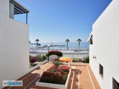 Apartamento de alquiler en Puerto Banus