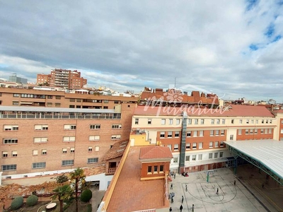 Piso de alquiler en Paseo de Eduardo Dato, Almagro