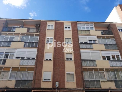 Piso en alquiler en Valladolid Capital - Plaza de Toros - Plaza del Ejército