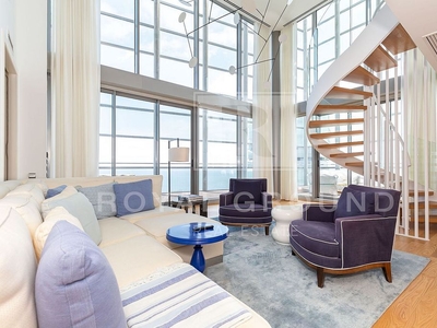 Ático en venta en Diagonal Mar i el Front Marítim del Poblenou de 2 habitaciones con terraza y piscina