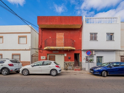 Chalet en venta en Algeciras de 174 m²