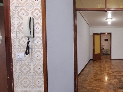Piso en venta en Aranzabela - Aranbizkarra de 3 habitaciones con terraza y calefacción