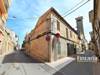 Venta Casa adosada en Carrer de lEcònom Pere Bonnín Manacor. A reformar con terraza 190 m²