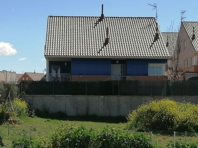 Habitación individual en casa pareada e 3kms de Aranjuez