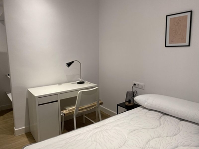 Habitaciones en C/ Doctor Blasco reta, Granada Capital por 300€ al mes
