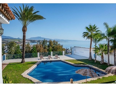 Impresionante Villa en venta en Bahia Dorada, Estepona. Málaga
