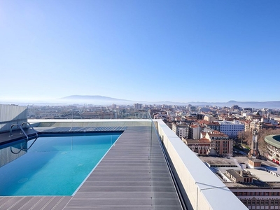 Piso en alquiler en plaza Salesianos Pamplona de 3 habitaciones con terraza y piscina